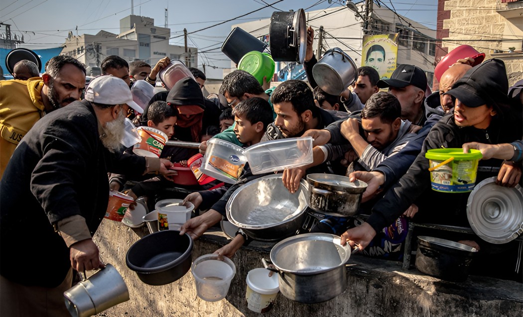 Security collapses in Gaza amid desperate search for food