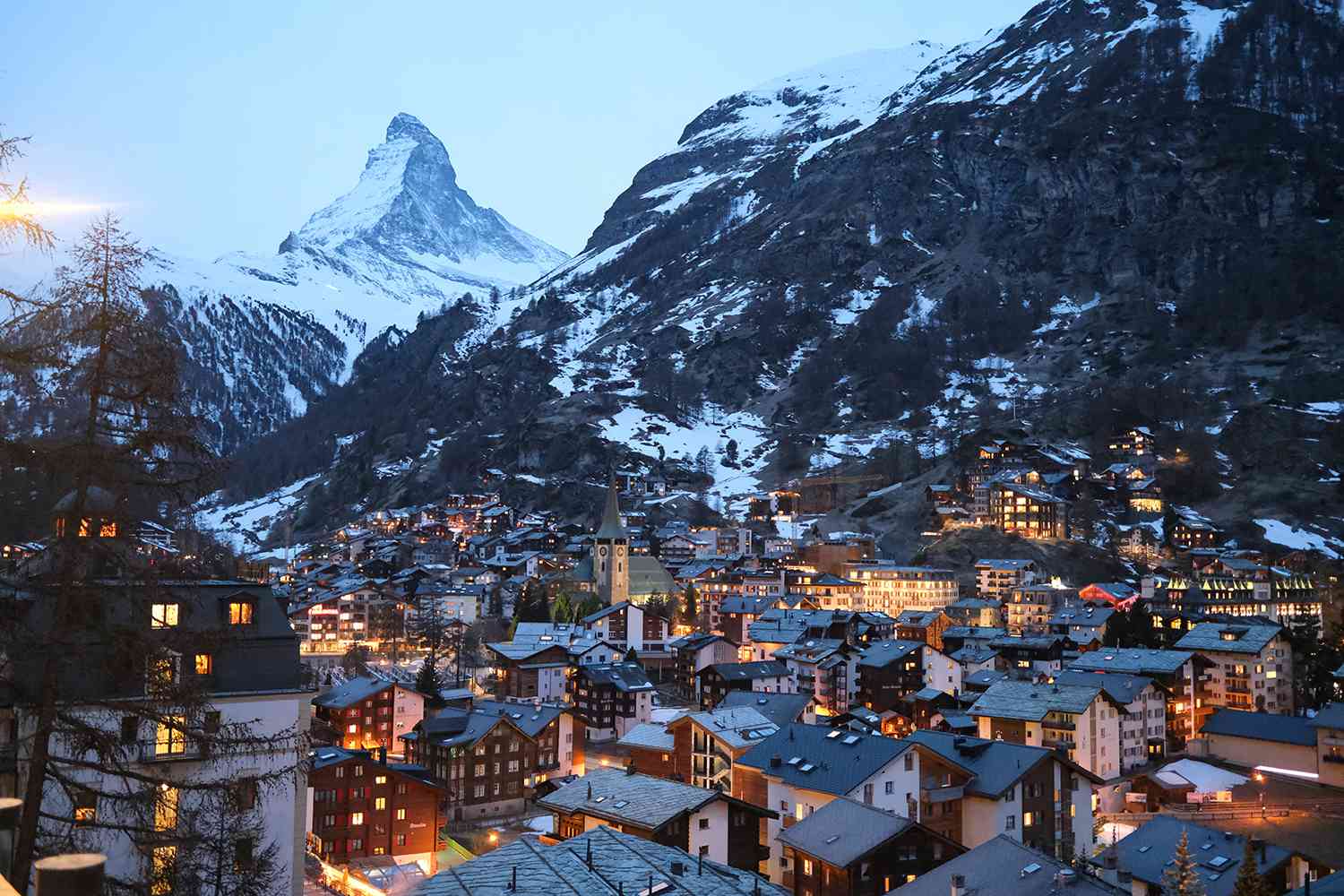 Five skiers found dead near Swiss Resort
