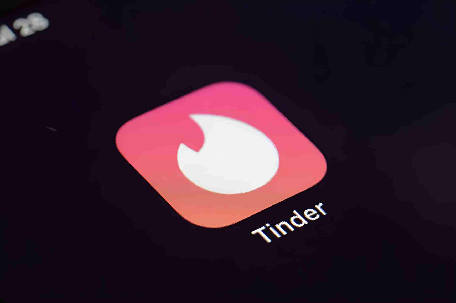 South African man arrested after luring Nairobi teen to hotel through Tinder