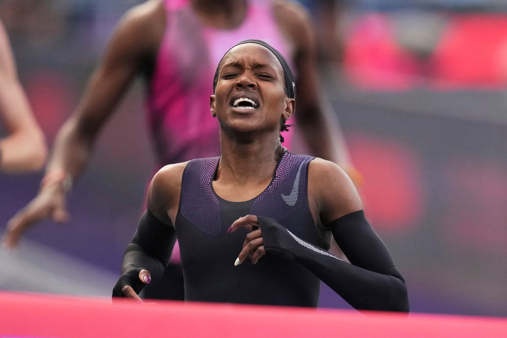 ’I won’t lose hope, I’ll go for it’, Kipyegon declares, as she misses 4 minute target