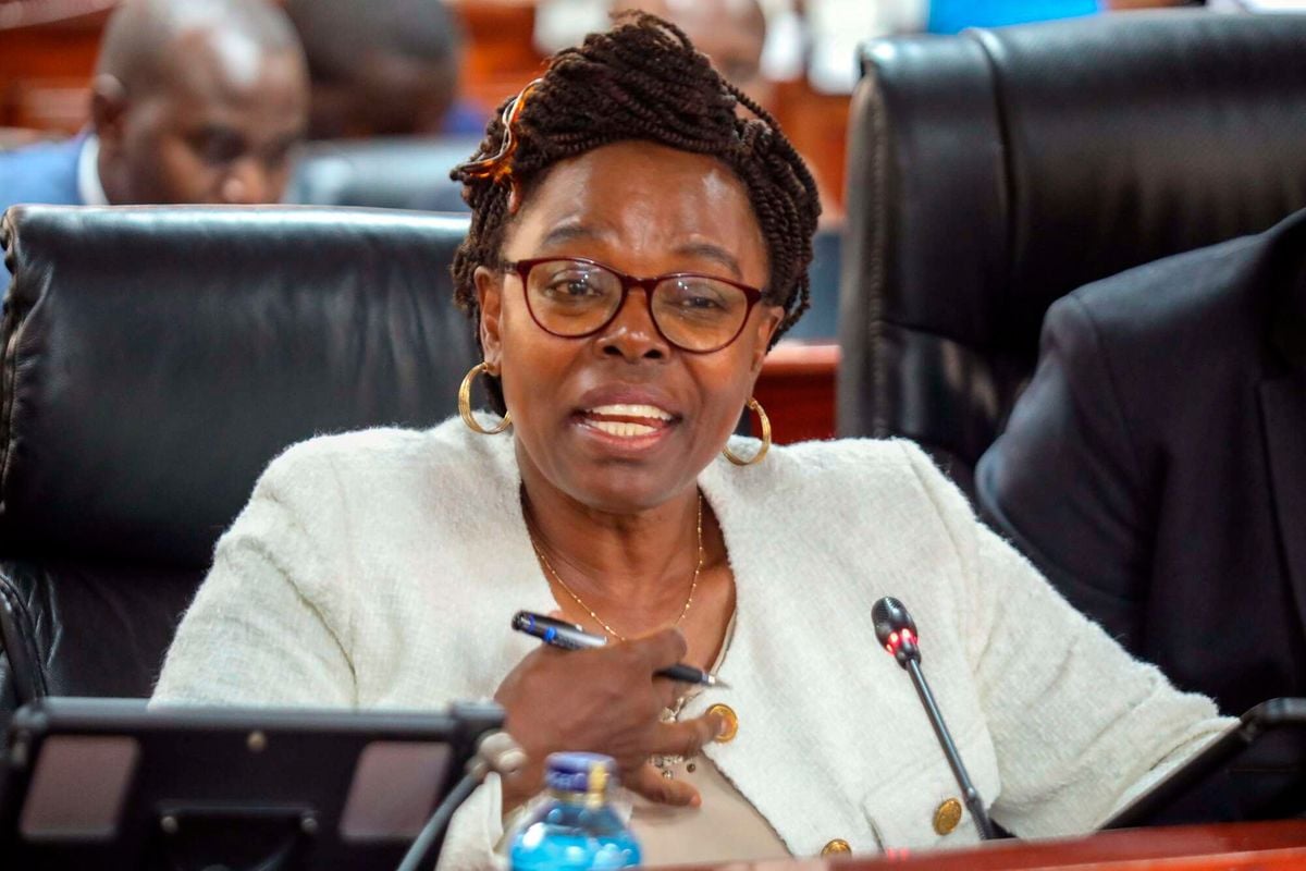Puzzle of 3,400 county Bank accounts raises accountability fears