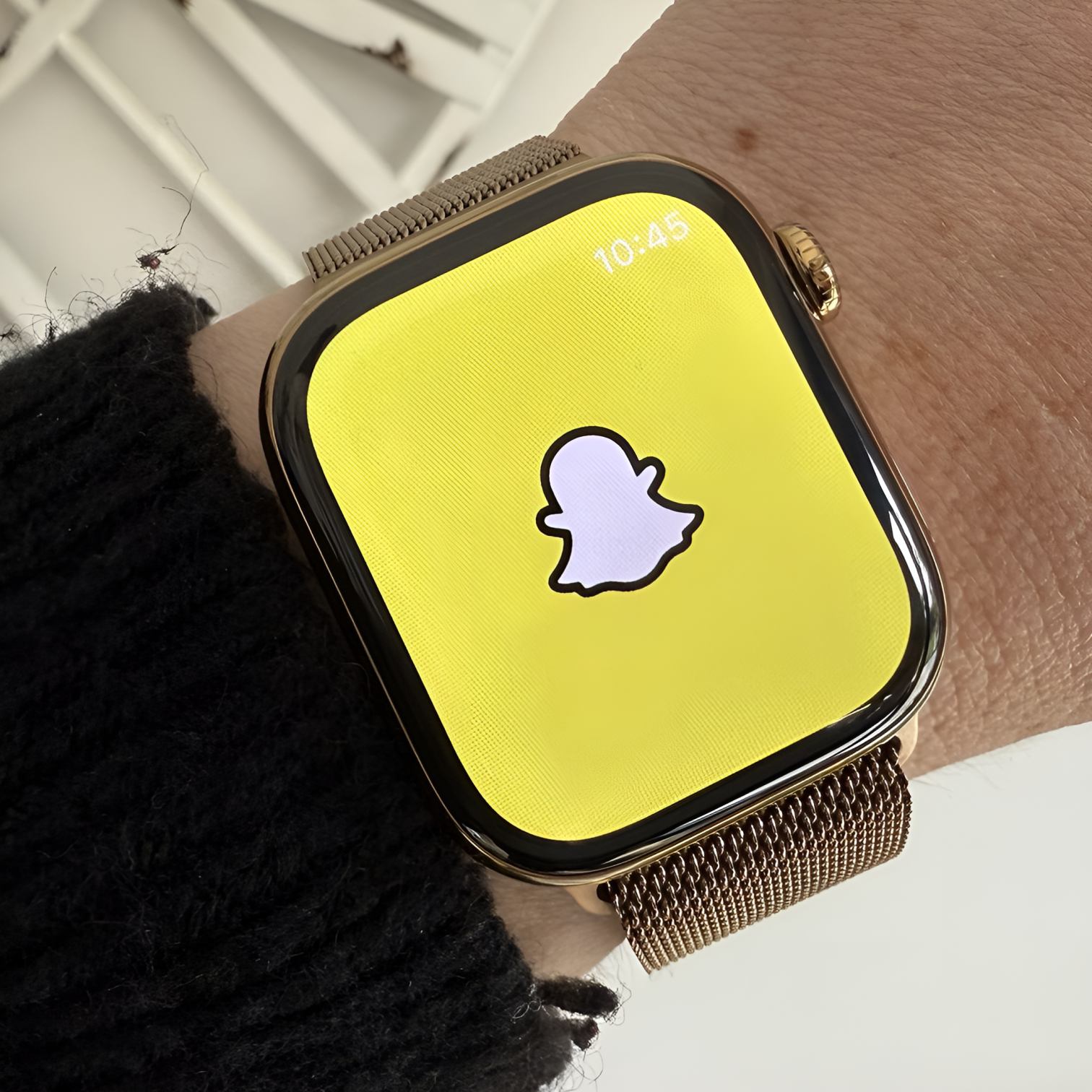 Snapchat launches messaging app for Apple watch
