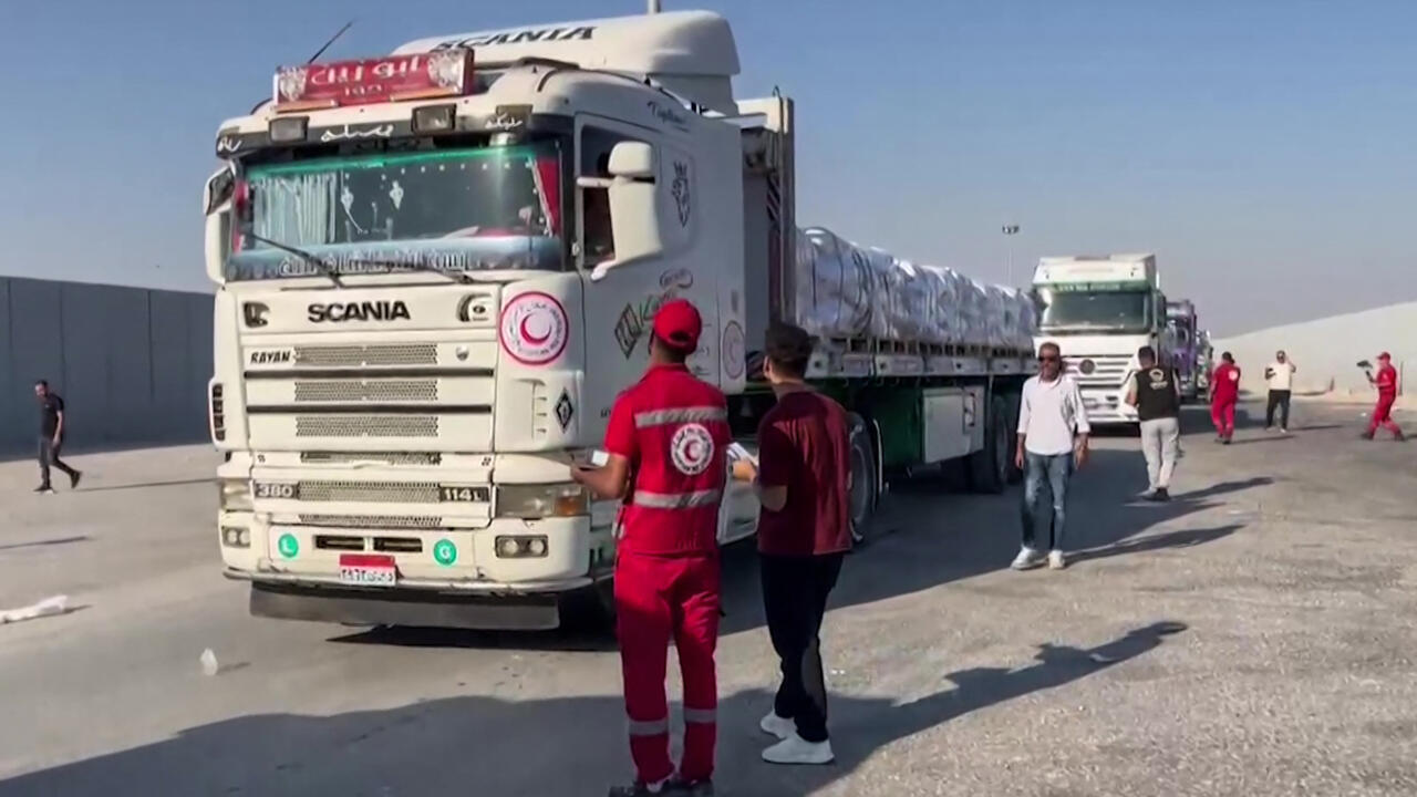 Aid trucks enter Gaza as Israel announces tactical pause