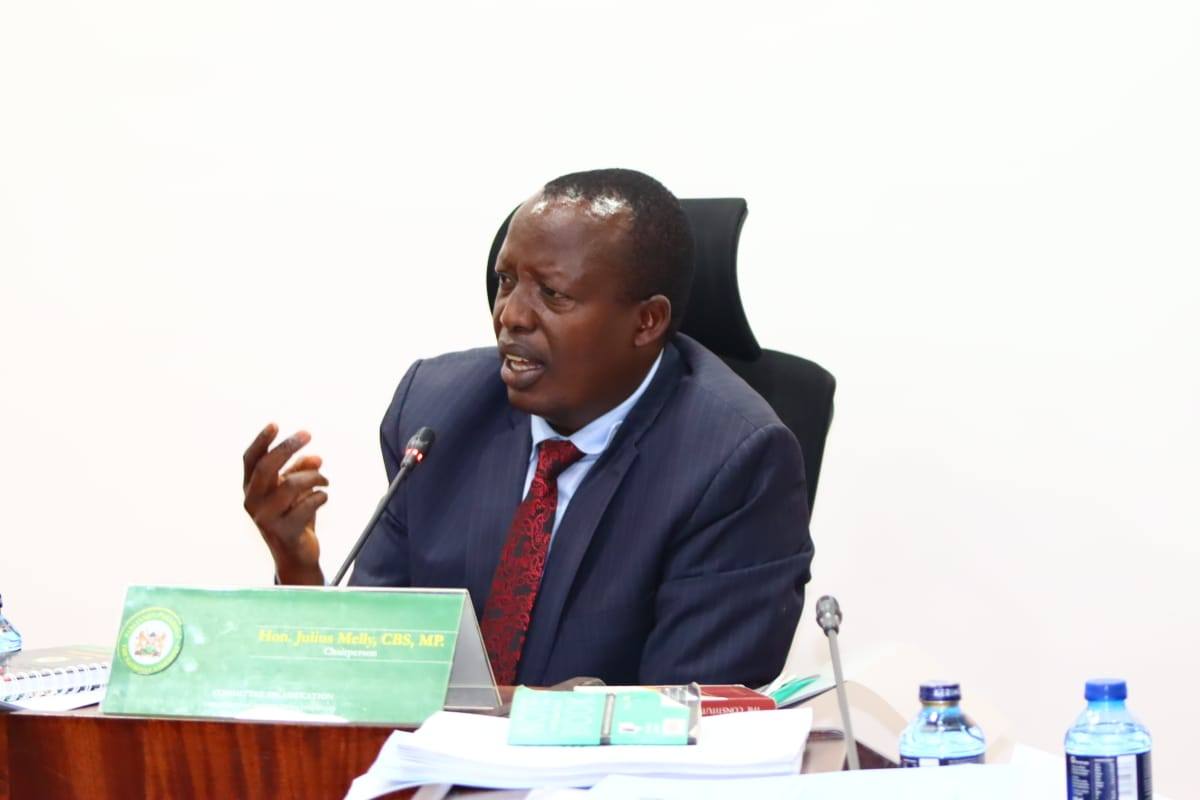 Education report sparks disagreement between parliament and activists
