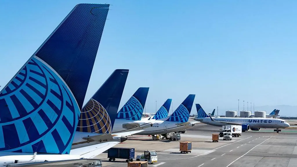 Delta and United sued for selling 'window seats' without windows