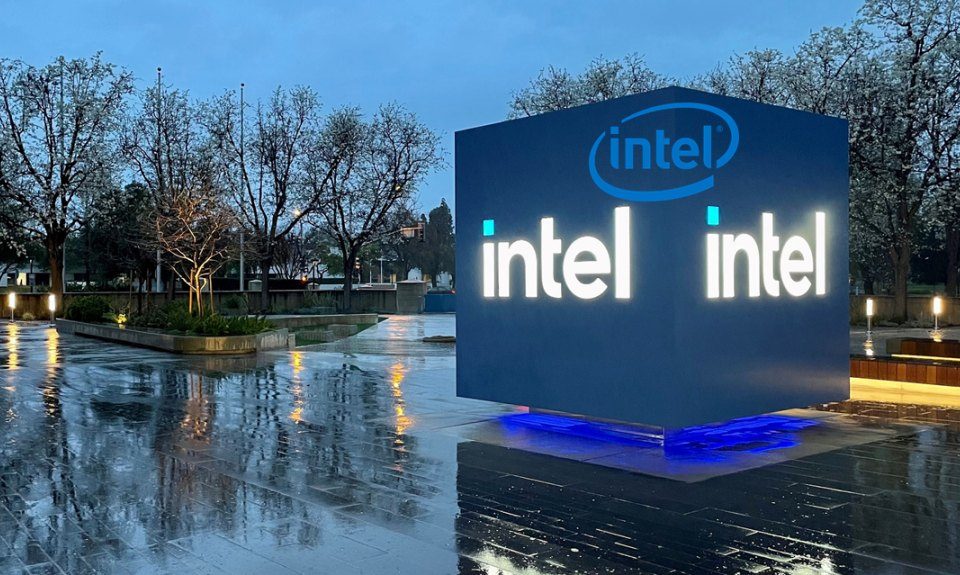 White House announces chipmaker Intel to give US government 10% stake